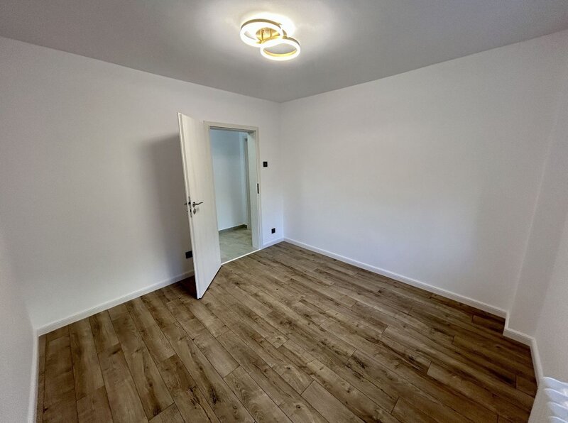 Teiul Doamnei x Colentina aproape de sectia 7 politie